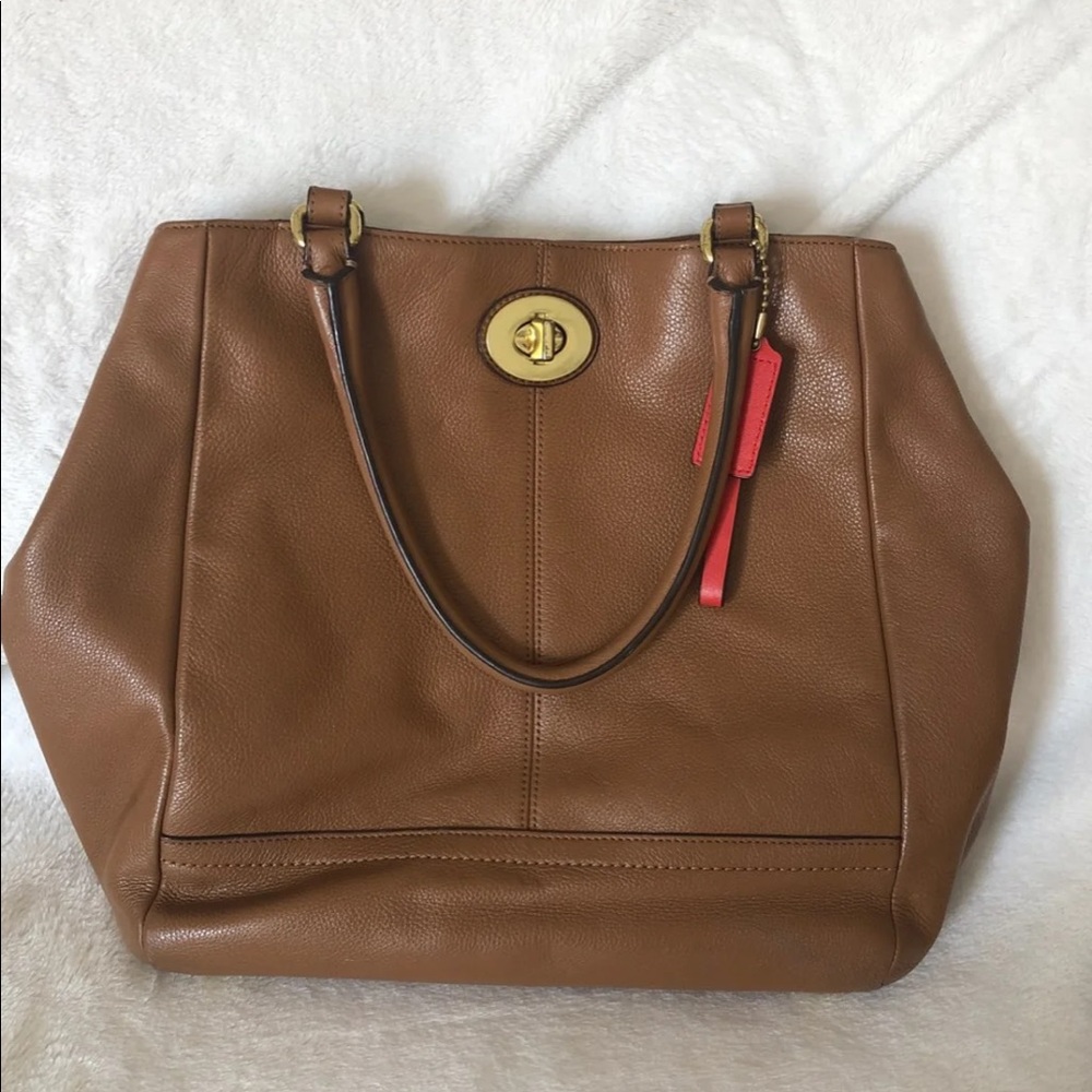 Coach leather shoulder bag